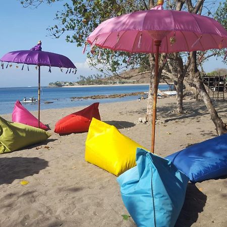 Bujang Lapuk Hostel Секотонг Екстериор снимка