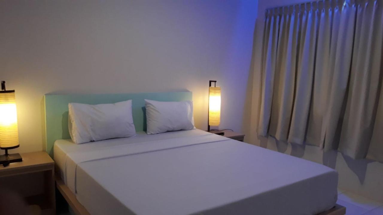 Bujang Lapuk Hostel Секотонг Екстериор снимка